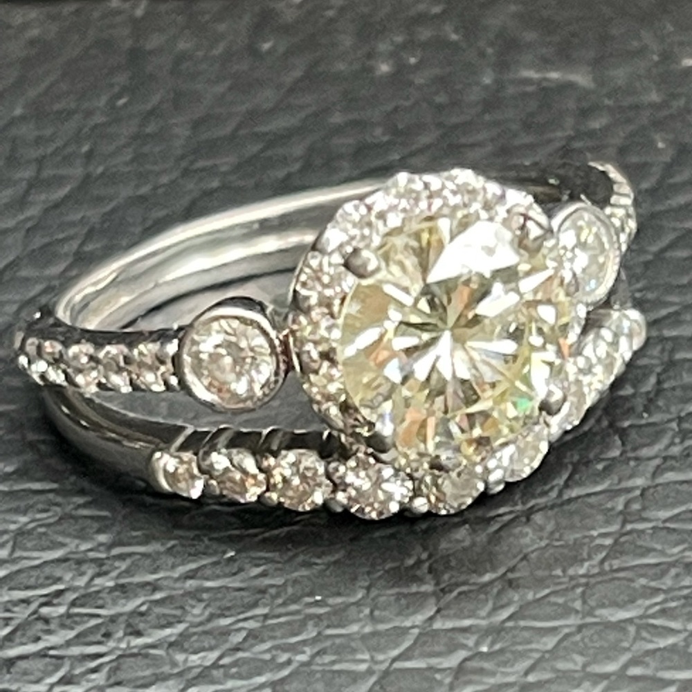 1.72 Ct CENTER! 3 carat total weight!